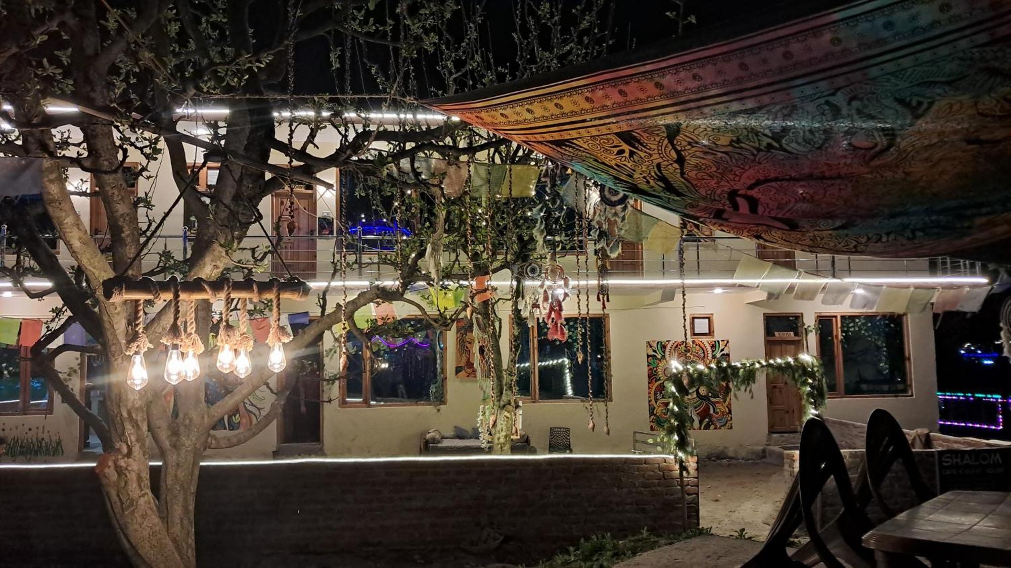 Shalom Guesthouse And Cafe Kalgha Экстерьер фото